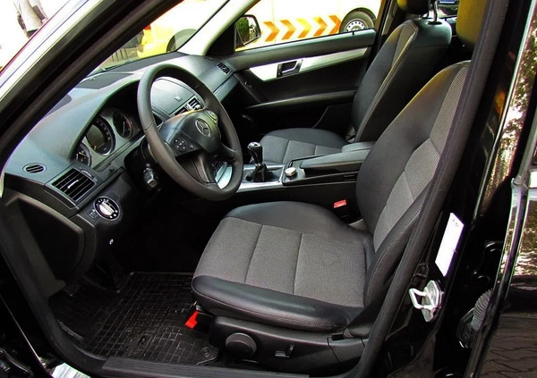 Mercedes-Benz Klasa C cena 27400 przebieg: 261000, rok produkcji 2008 z Pruszcz Gdański małe 704